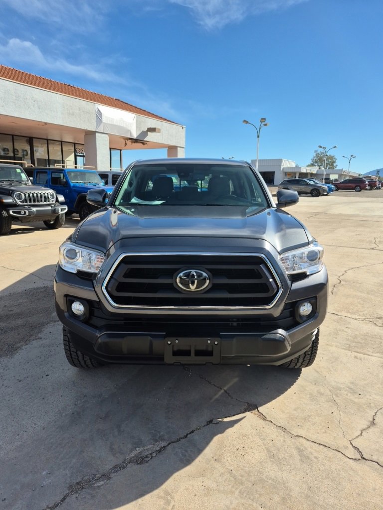 Used 2021 Toyota Tacoma image 2