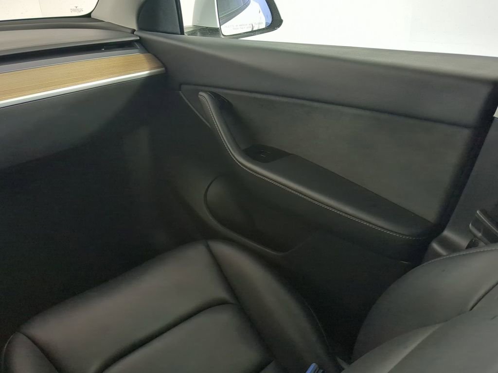 Used 2020 Tesla Model Y Long Range image 20