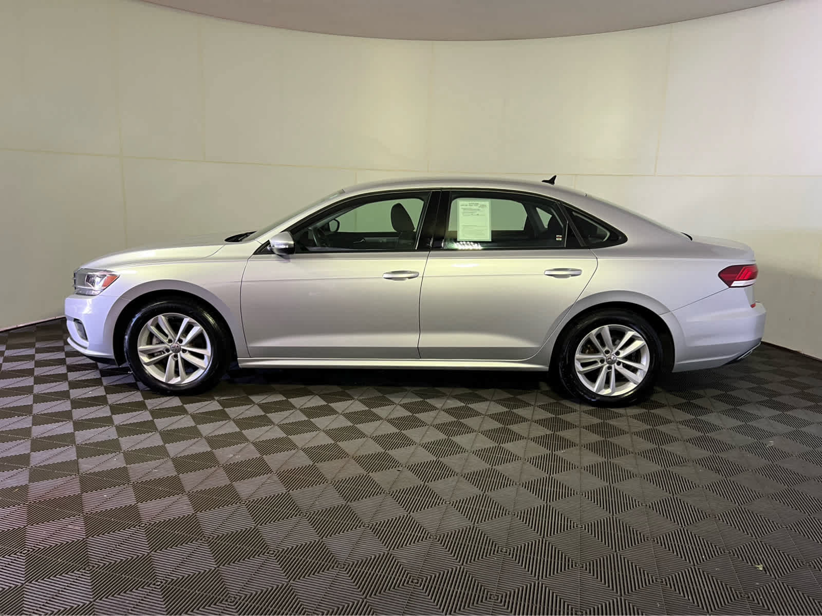 Used 2021 Volkswagen Passat 2.0T S FWD image 4