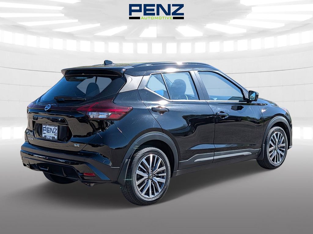 Used 2021 Nissan Kicks SR w/ SR Premium Package FWD image 7