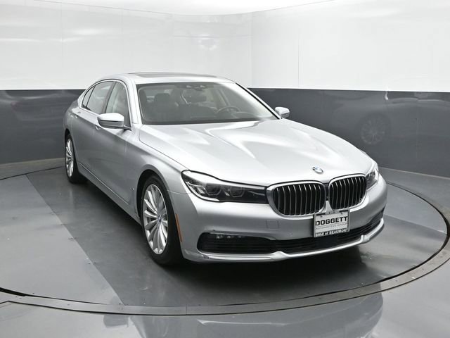 Used 2016 BMW 740i image 17