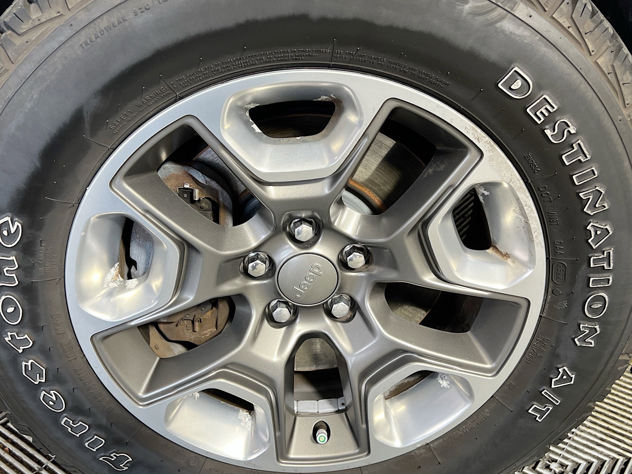 Used 2019 Jeep Cherokee Trailhawk w/ Cold Weather Group AWD/4WD image 14