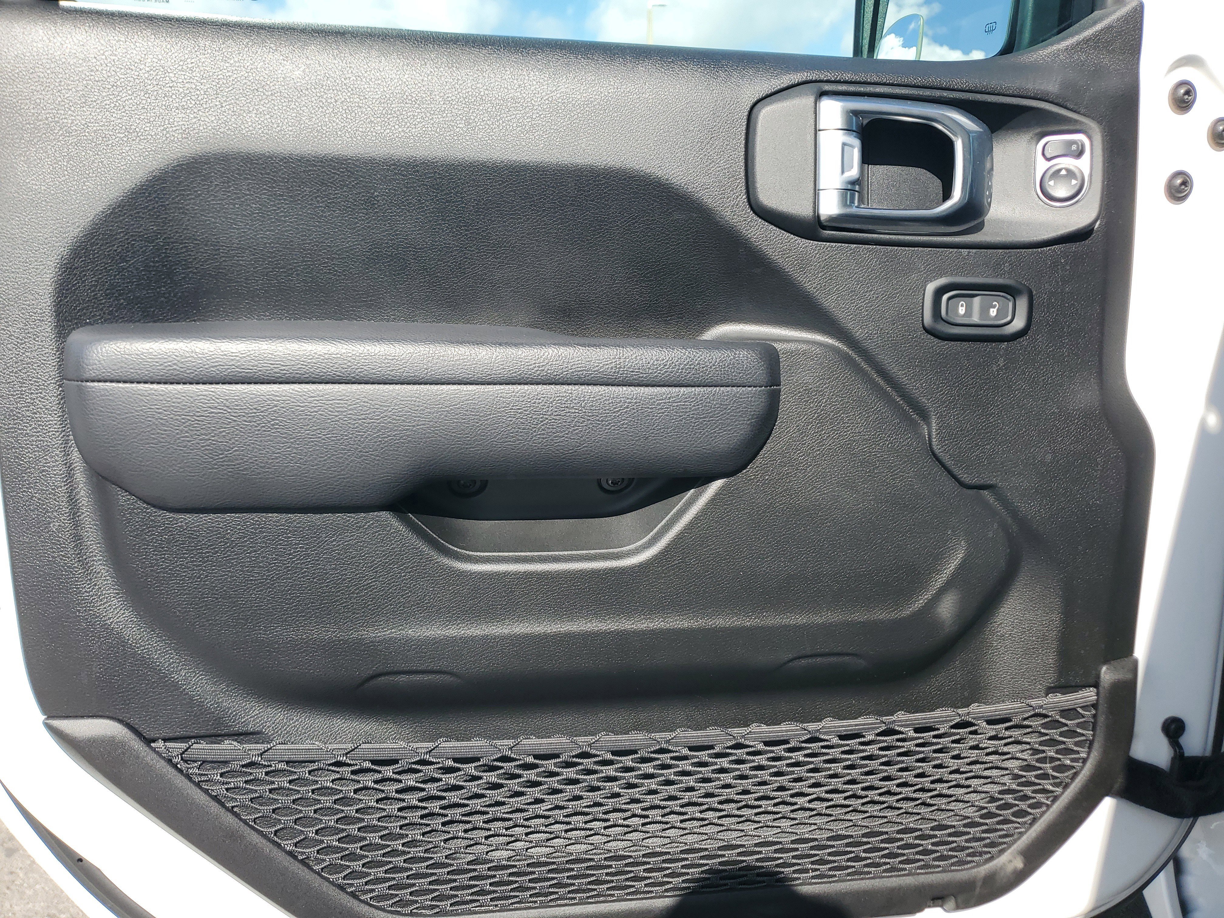 Used 2024 Jeep Wrangler Sport image 27