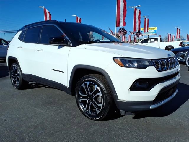 Used 2023 Jeep Compass Limited image 1