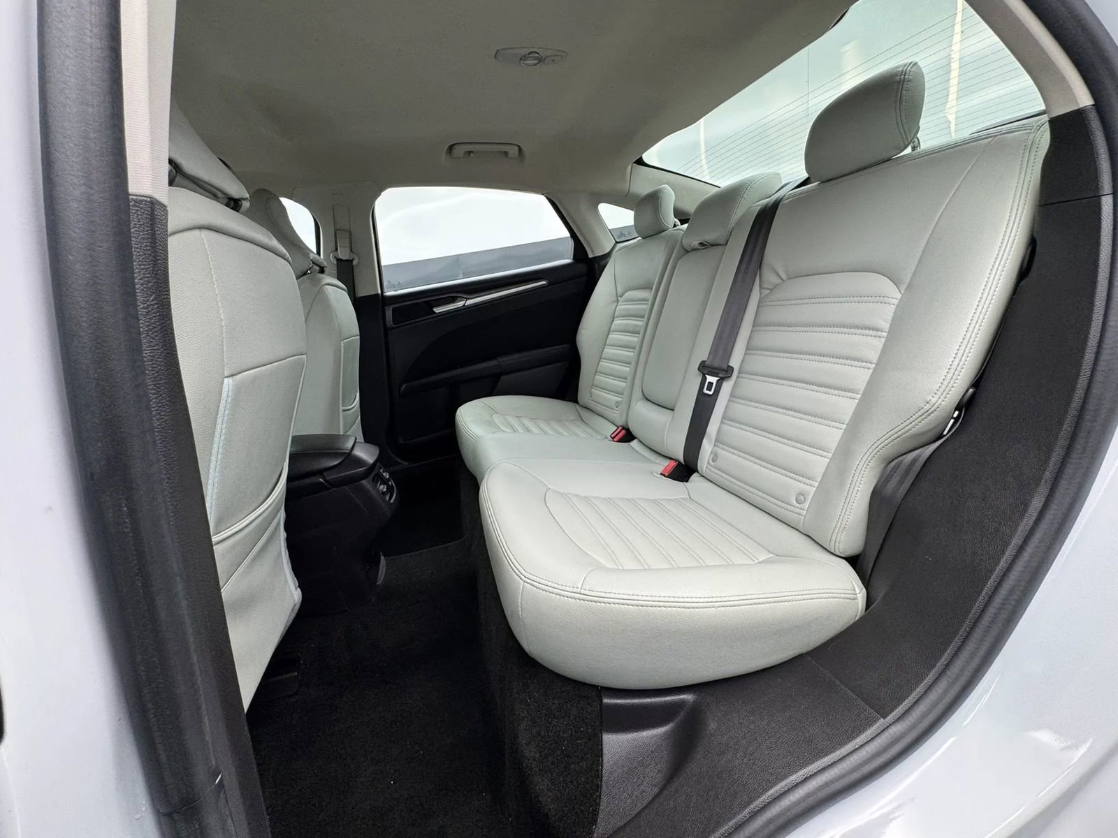 Used 2016 Ford Fusion SE image 43