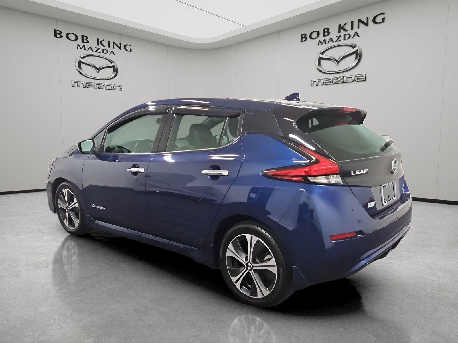 Used 2018 Nissan Leaf SL w/ SL Technology Package FWD image 3