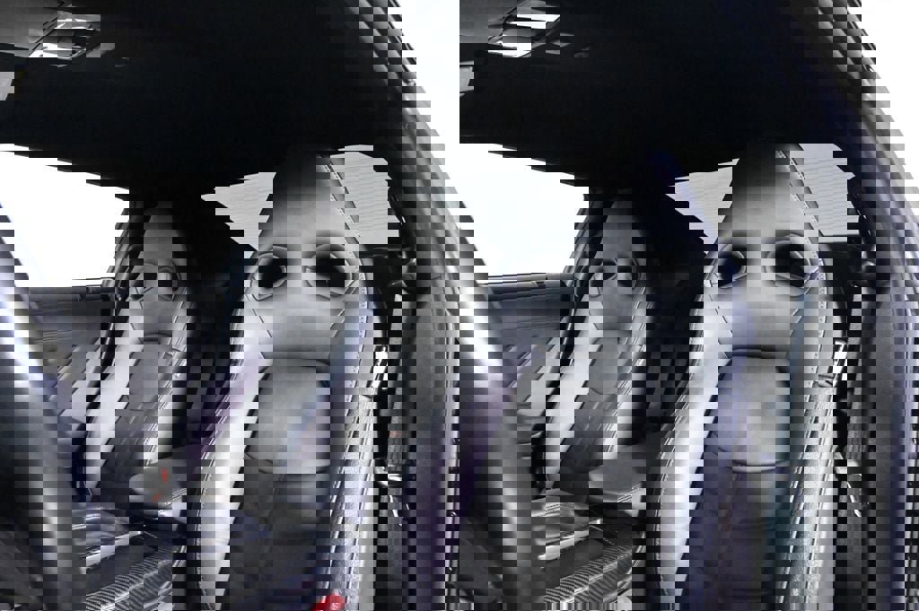 Used 2018 Nissan GT-R Premium w/ Premium Interior Package AWD/4WD image 16