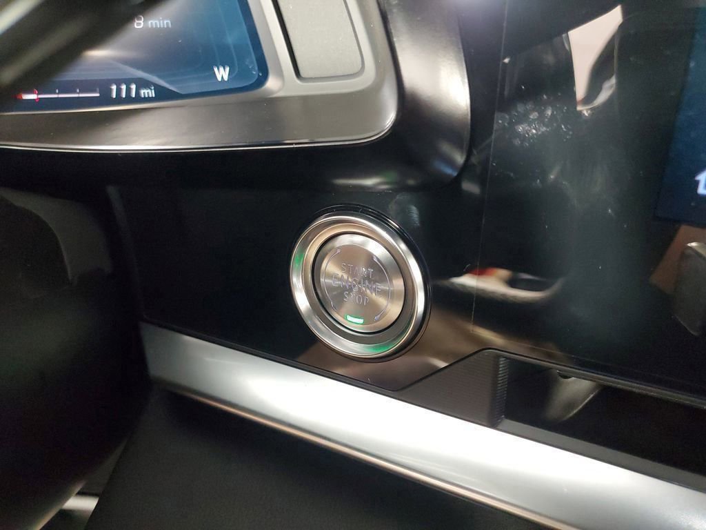 New 2025 Chevrolet Corvette E-Ray image 23