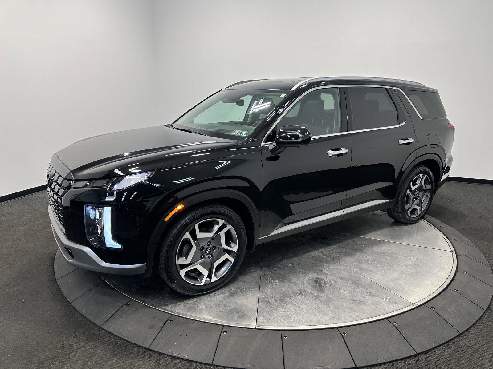 Used 2023 Hyundai Palisade Limited image 4