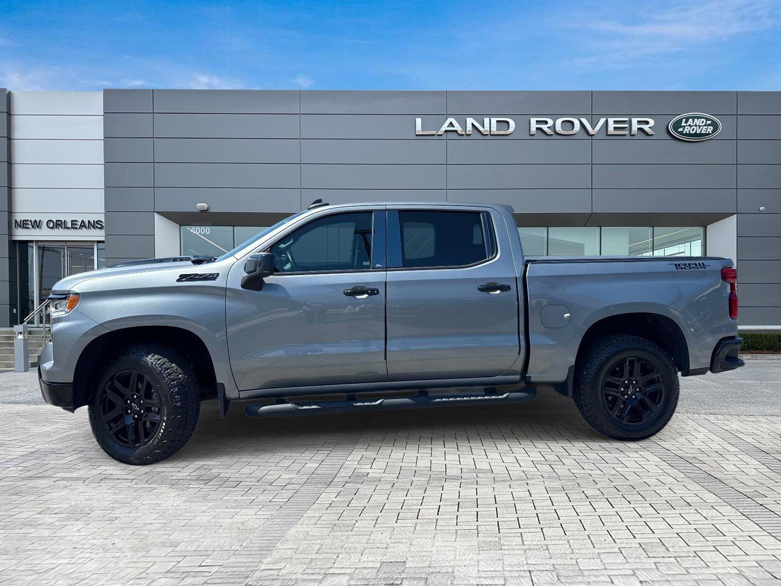Used 2023 Chevrolet Silverado 1500 LT Trail Boss w/ Protection Package AWD/4WD image 2
