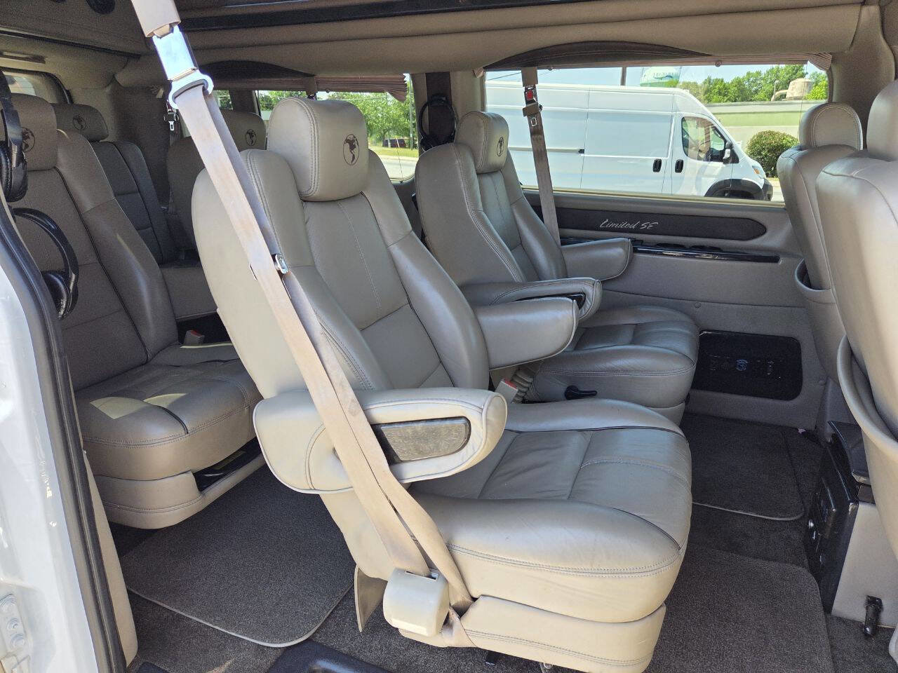 Used 2017 Ford Transit 150 148 Low Roof w/ Exterior Upgrade Package RWD image 13