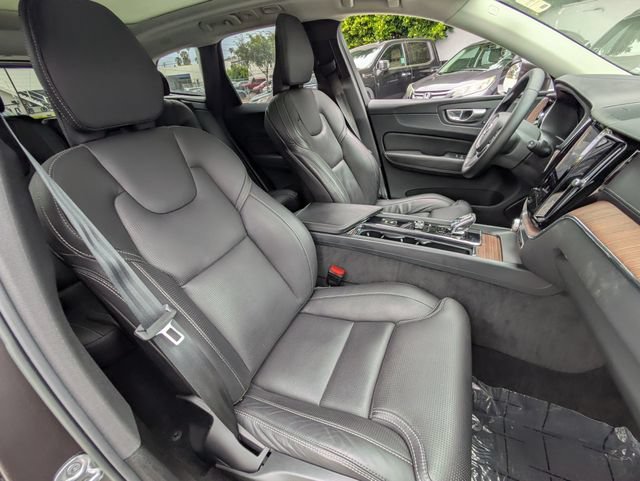Certified 2023 Volvo XC60 T8 Ultimate AWD/4WD image 30
