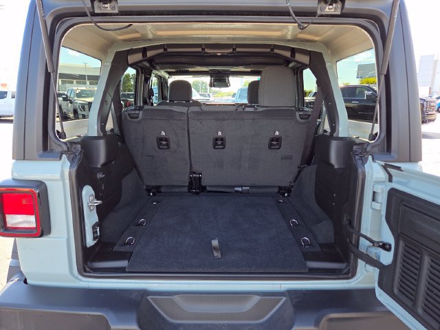 Used 2026 Jeep Wrangler Unlimited Sport AWD/4WD image 16