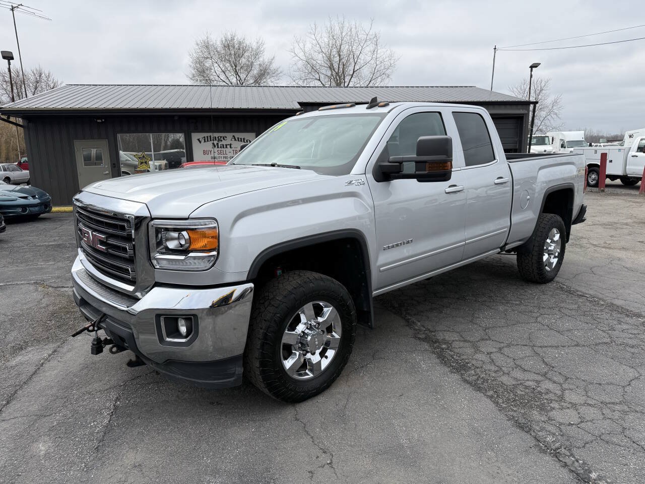 Used 2019 GMC Sierra 2500 SLE AWD/4WD image 1