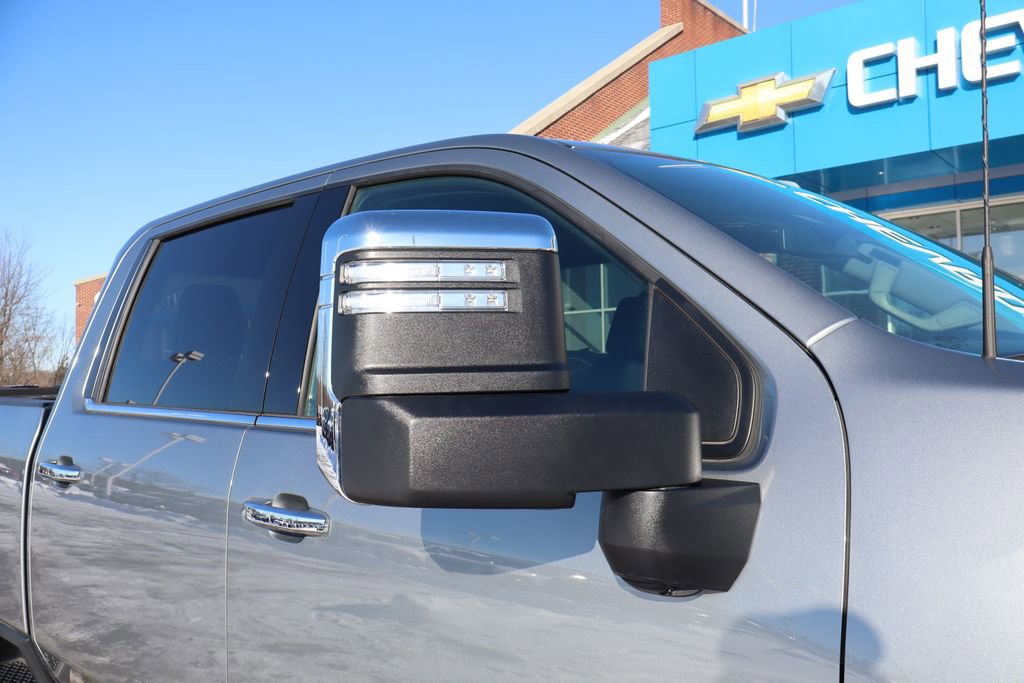 Used 2024 Chevrolet Silverado 3500 LTZ image 2