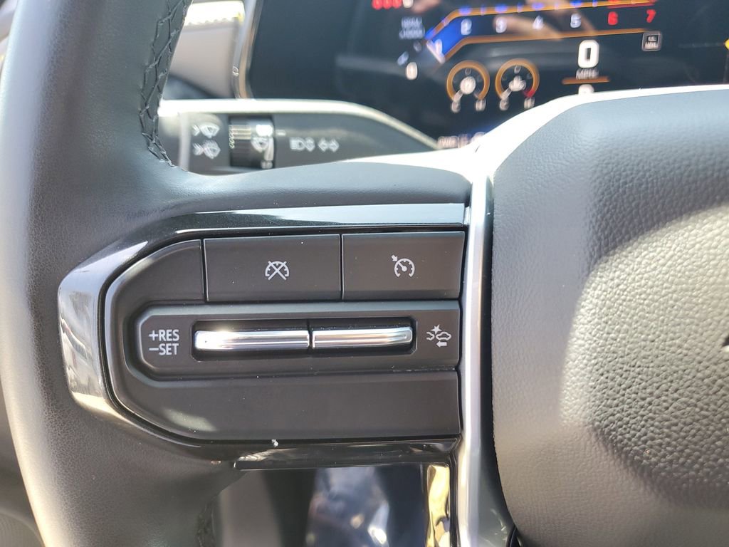 Used 2024 Chevrolet Colorado ZR2 w/ Technology Package AWD/4WD image 29