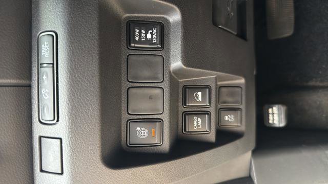 Used 2025 Nissan Frontier S w/ S Utility Package AWD/4WD image 13