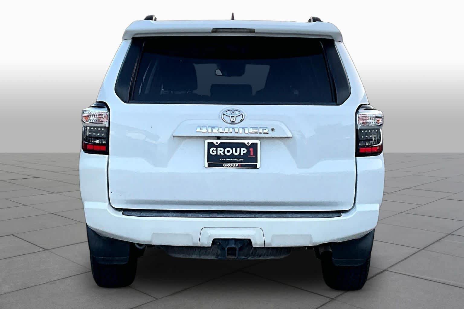 Used 2020 Toyota 4Runner SR5 AWD/4WD image 5