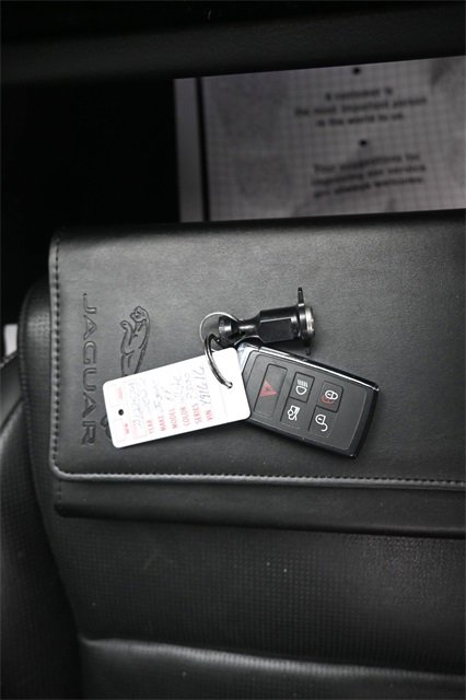 Used 2022 Jaguar XF R-Dynamic SE image 10