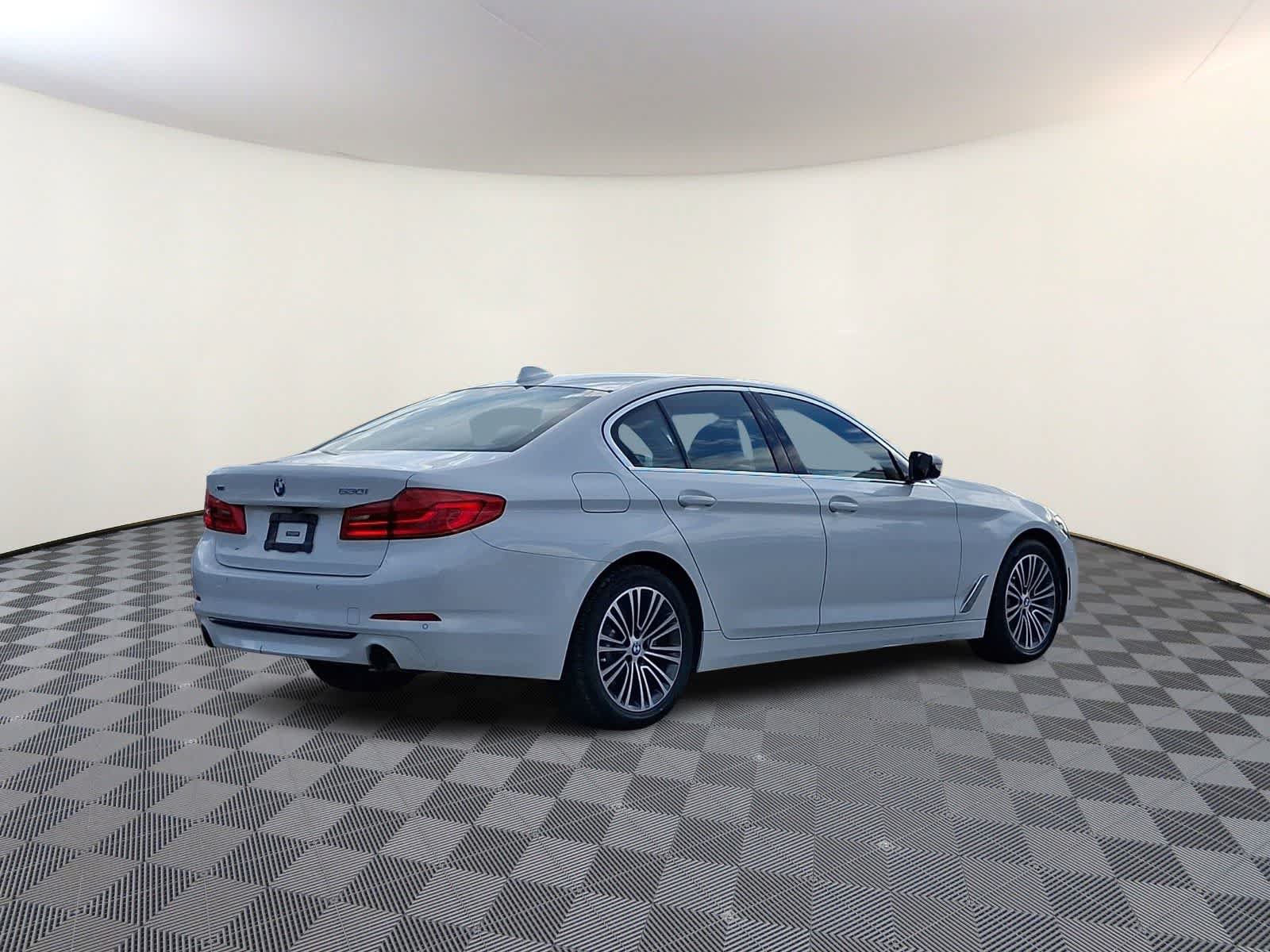 Used 2020 BMW 530i xDrive w/ Convenience Package AWD/4WD image 5