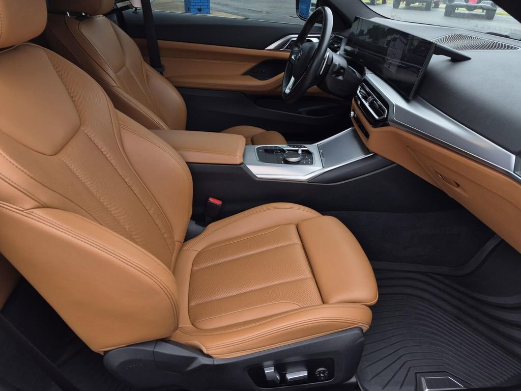Used 2024 BMW 430i Coupe w/ Convenience Package RWD image 11