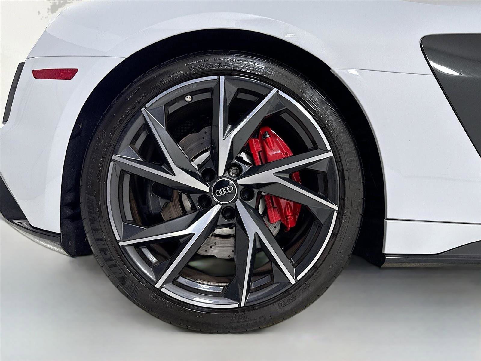 Used 2021 Audi R8 V10 w/ Premium Package image 31