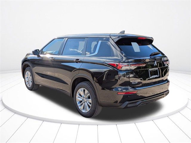 New 2025 Mitsubishi Outlander ES image 6