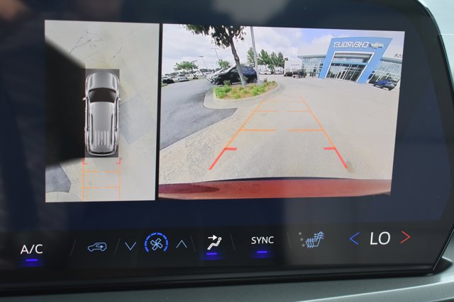 New 2026 Chevrolet Traverse LT w/ Driver Confidence Package FWD image 25