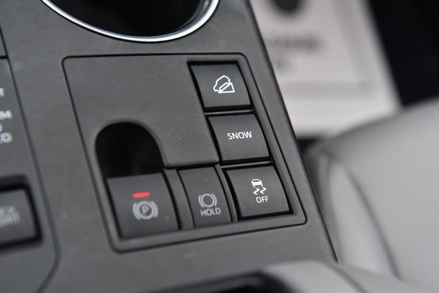 Used 2023 Toyota Highlander XLE image 19