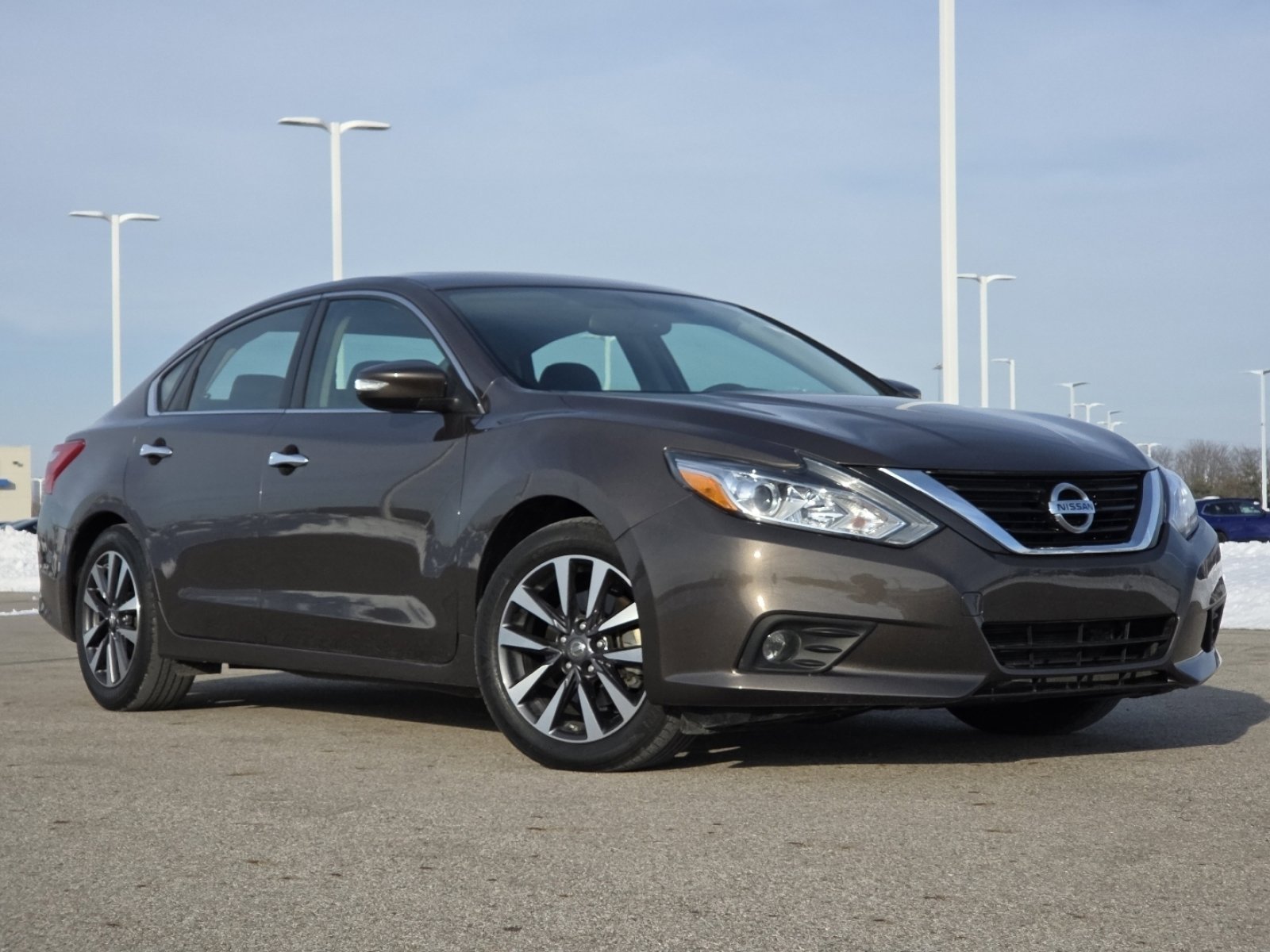 Used 2017 Nissan Altima 2.5 SV w/ Convenience Package image 2