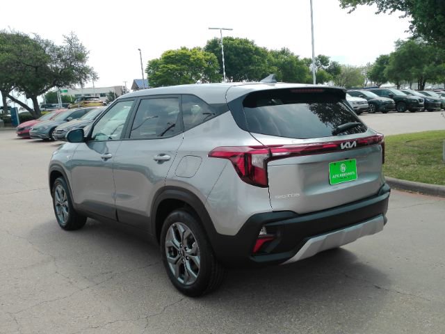 Used 2026 Kia Seltos LX image 11