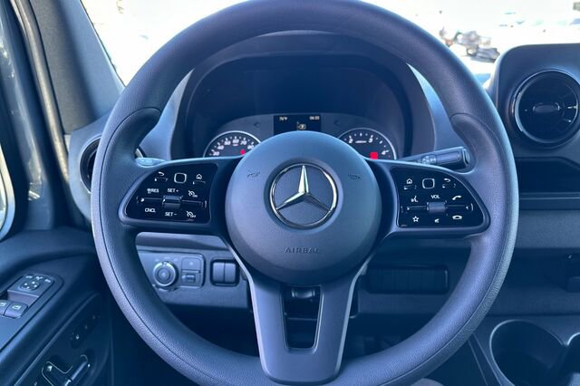 Used 2024 Mercedes-Benz Sprinter 3500 image 25