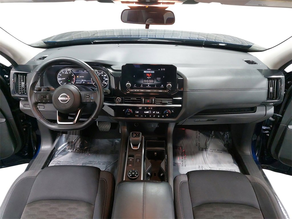 Used 2024 Nissan Pathfinder SV w/ SV Premium Package image 9