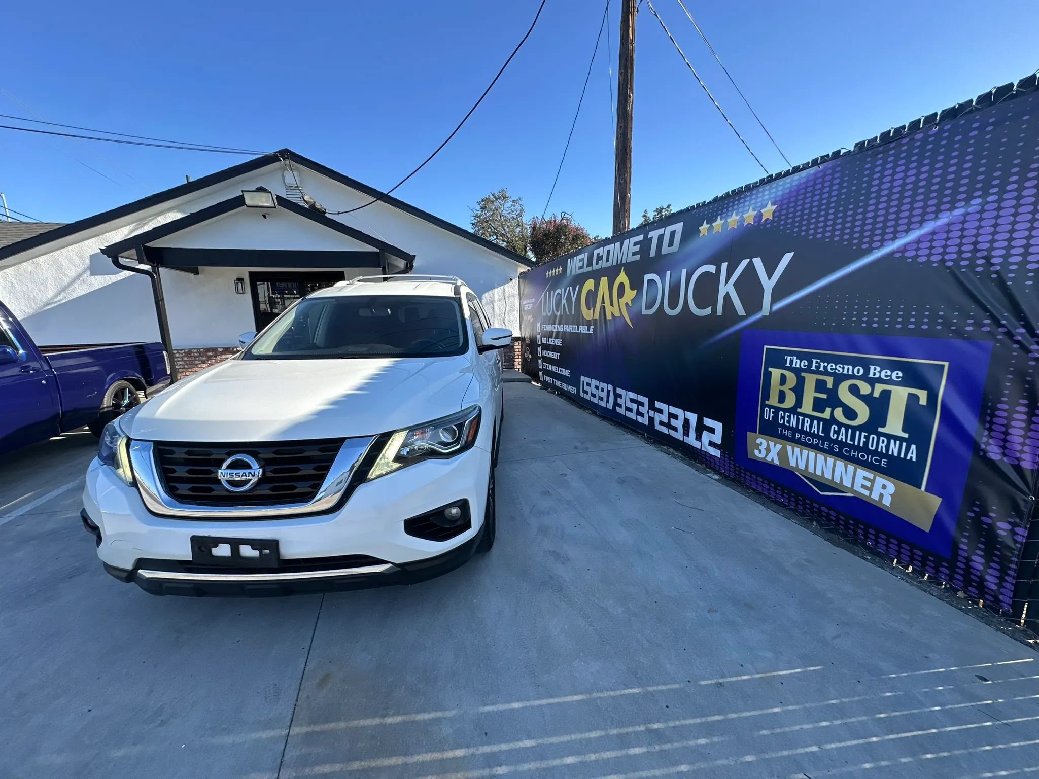 Used 2018 Nissan Pathfinder SV AWD/4WD image 14