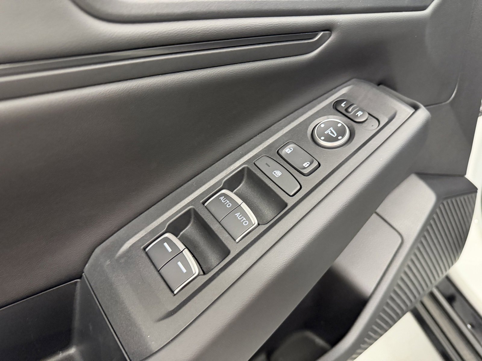 Used 2025 Honda Accord EX-L image 37