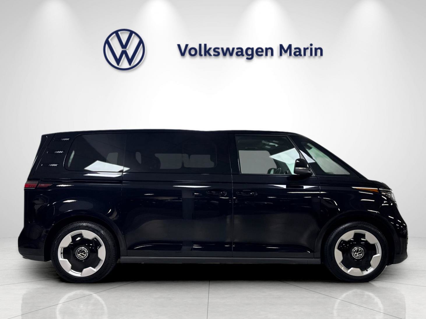 New 2025 Volkswagen ID. Buzz Pro S RWD image 6