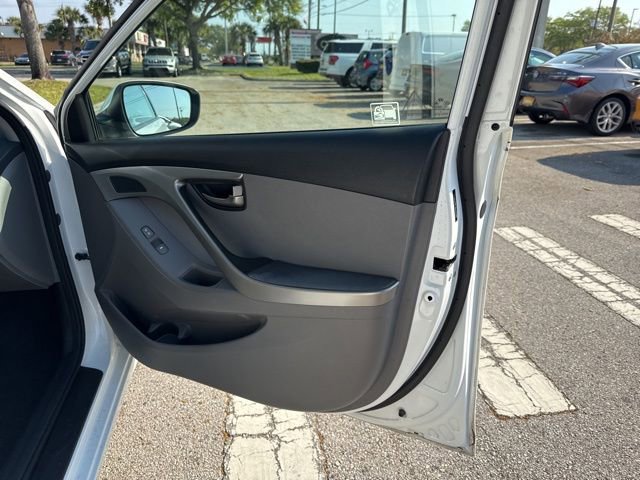 Used 2013 Hyundai Elantra GLS image 13