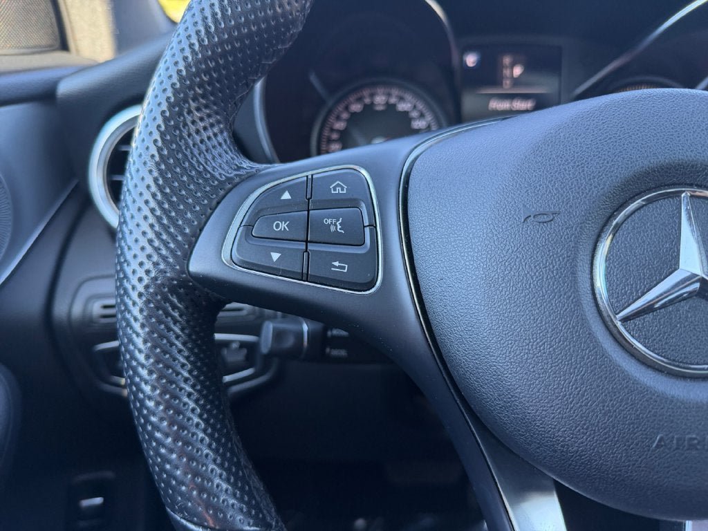Used 2019 Mercedes-Benz GLC 300 4MATIC image 15