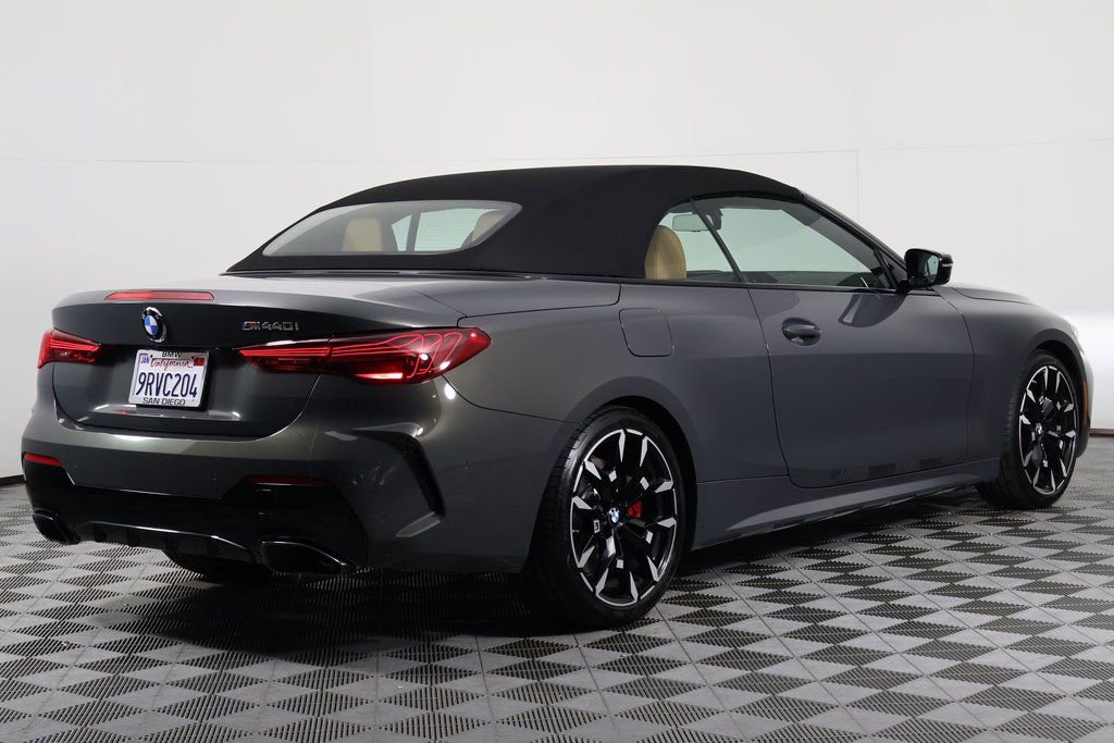 Used 2025 BMW M440i Convertible w/ Premium Package image 4