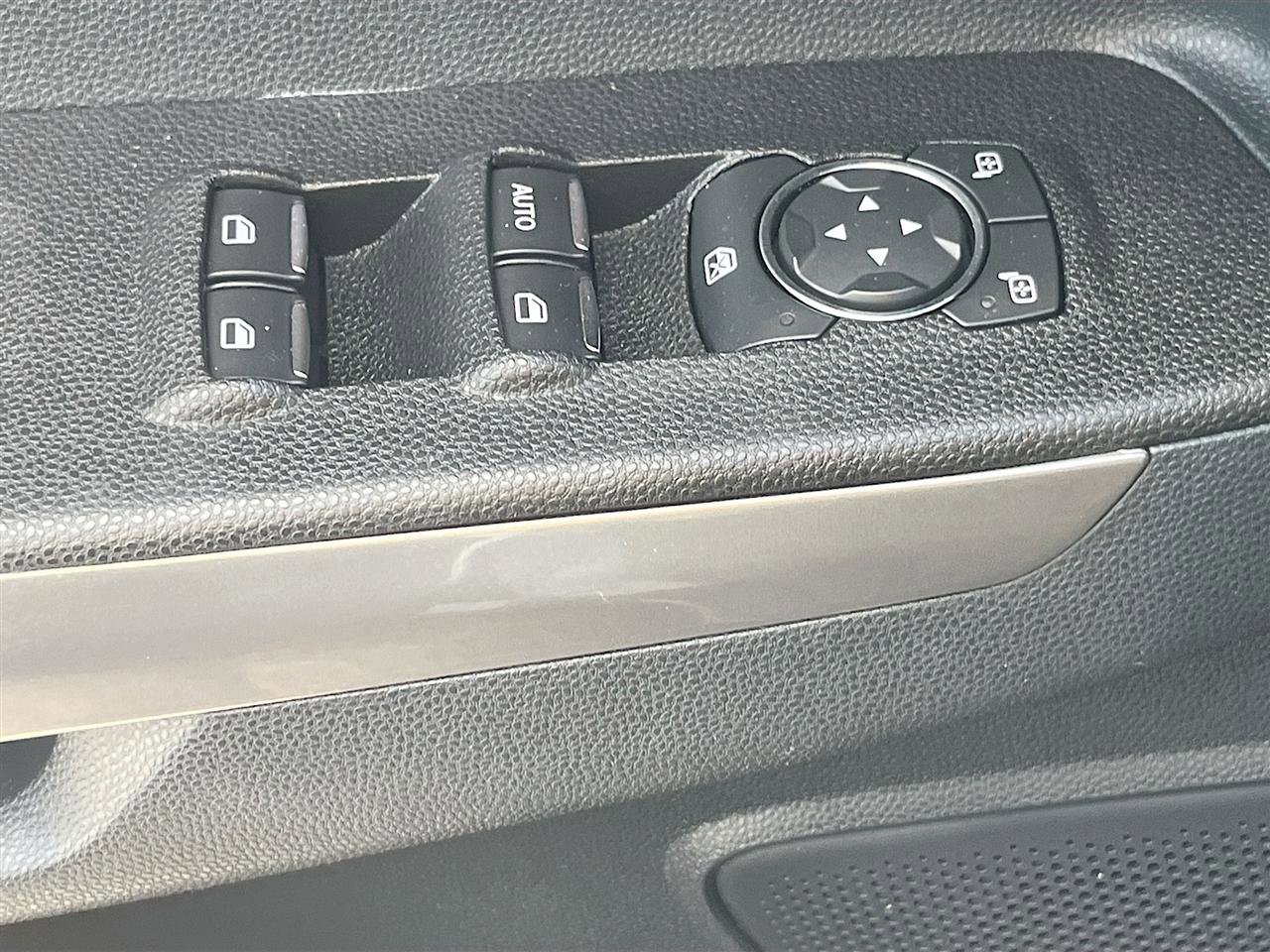 Used 2019 Ford EcoSport SE image 18