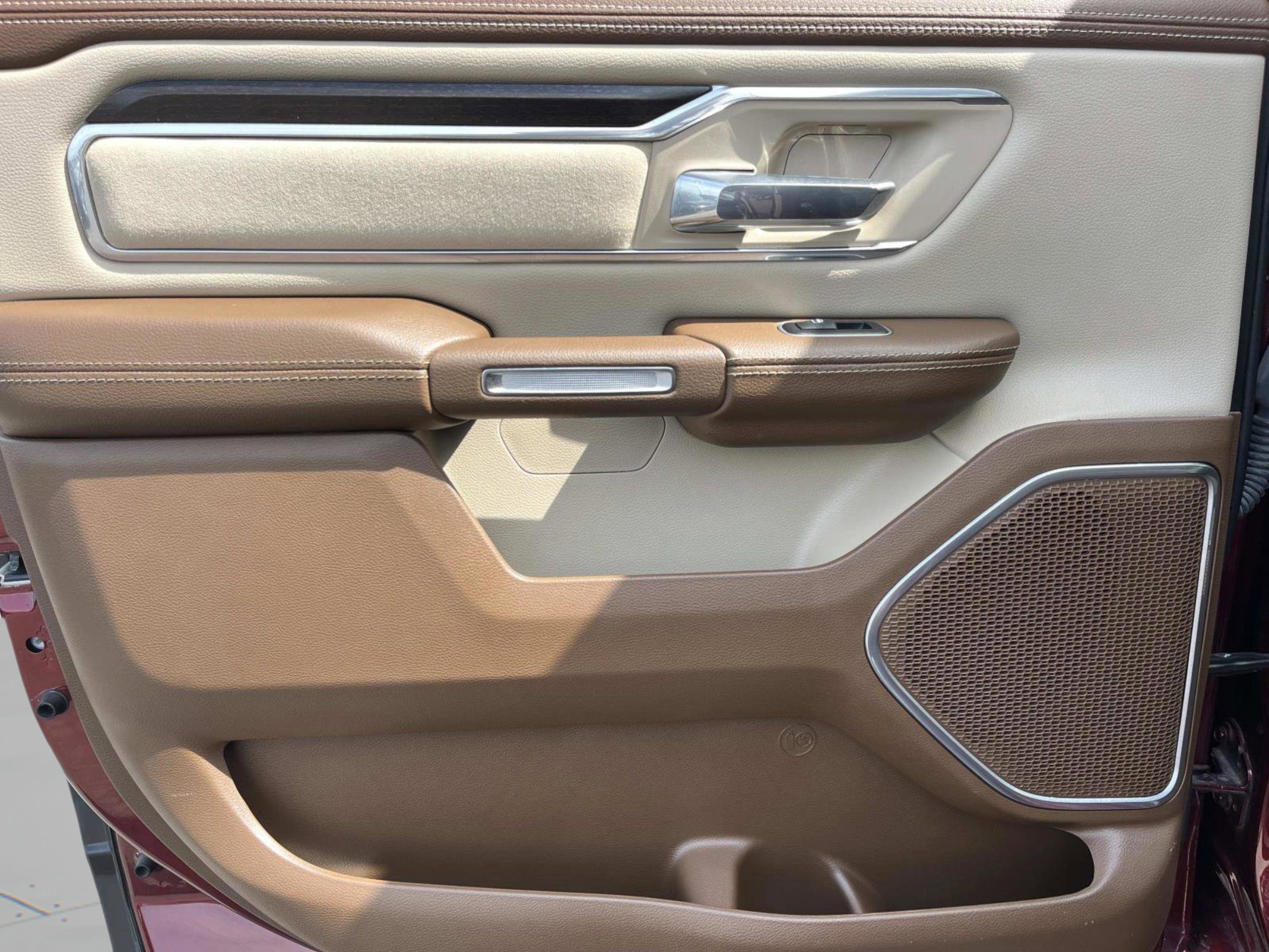 Used 2022 RAM 1500 Laramie AWD/4WD image 16