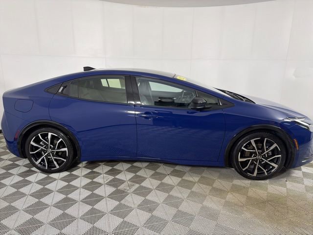 Used 2025 Toyota Prius Plug-In Hybrid w/ Limited Premium Package image 4