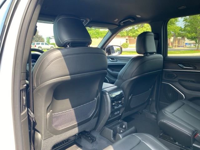 New 2025 Jeep Grand Cherokee L Limited image 24