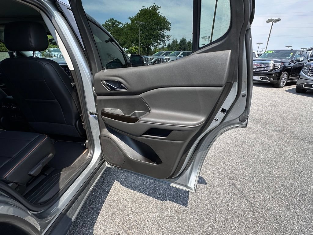 Used 2023 GMC Acadia AT4 w/ Technology Package AWD/4WD image 18