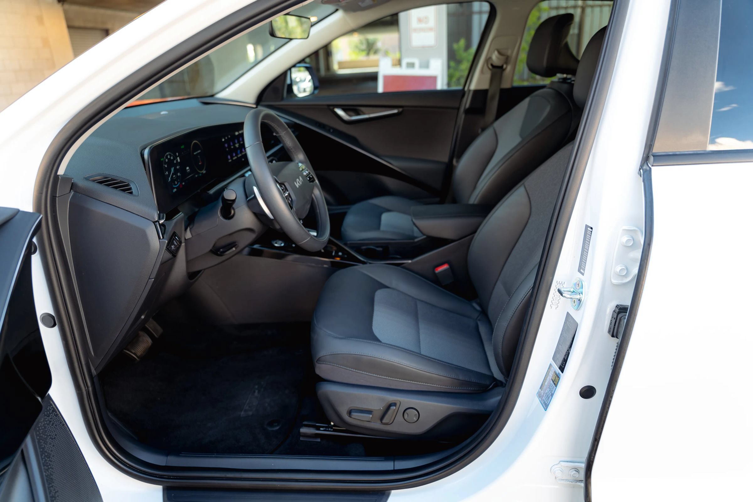 Used 2023 Kia Niro Wind FWD image 34