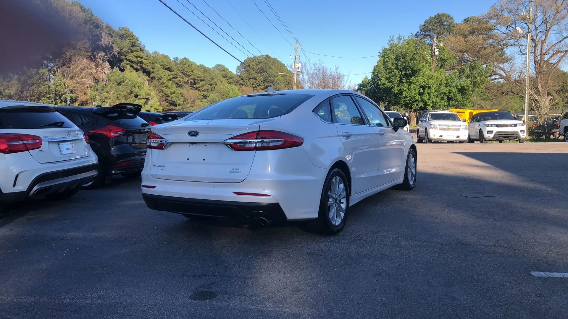 Used 2020 Ford Fusion SE FWD image 3