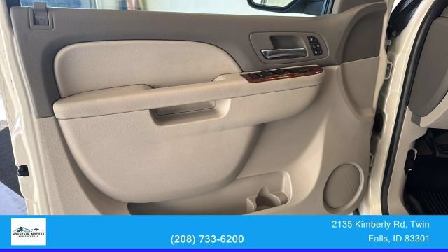 Used 2014 Chevrolet Suburban LTZ AWD/4WD image 16