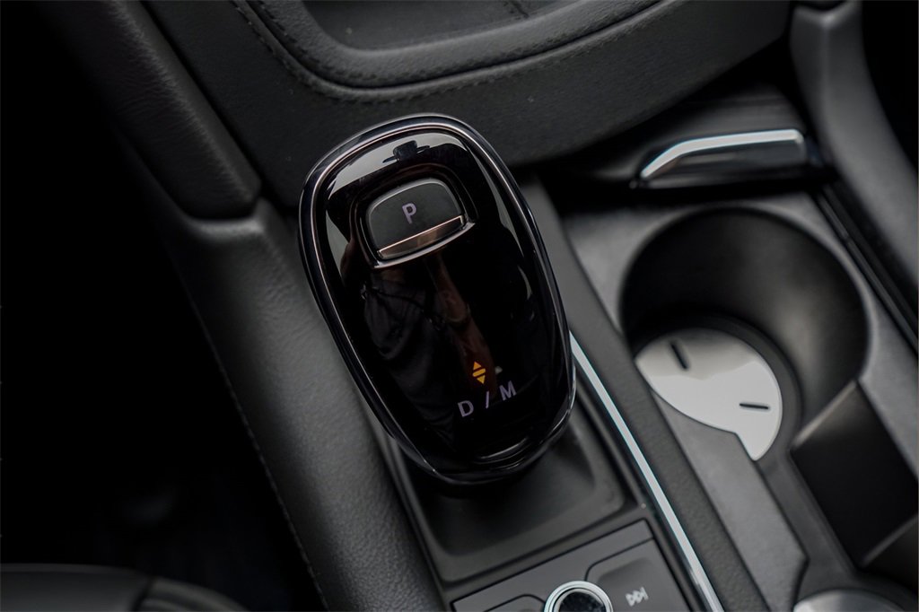 New 2025 Cadillac XT6 Sport w/ Technology Package image 13