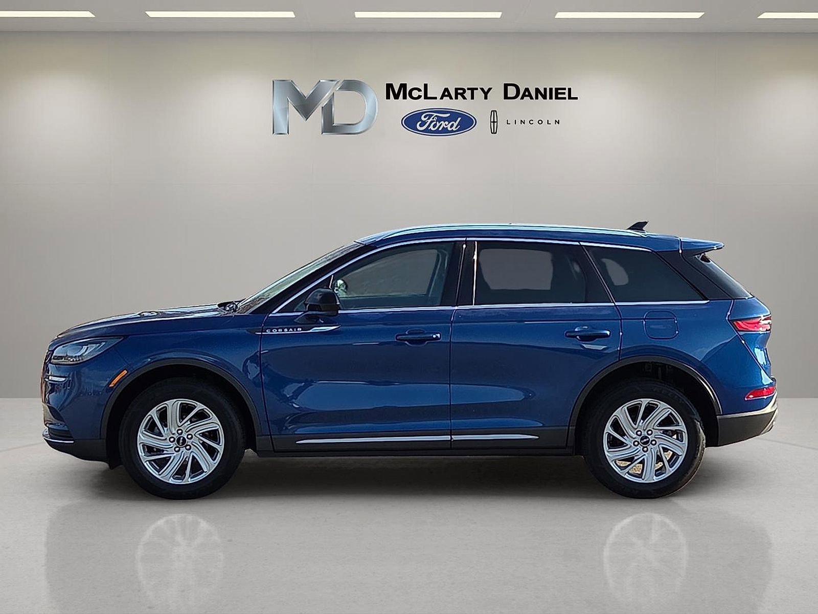 Used 2021 Lincoln Corsair FWD image 3