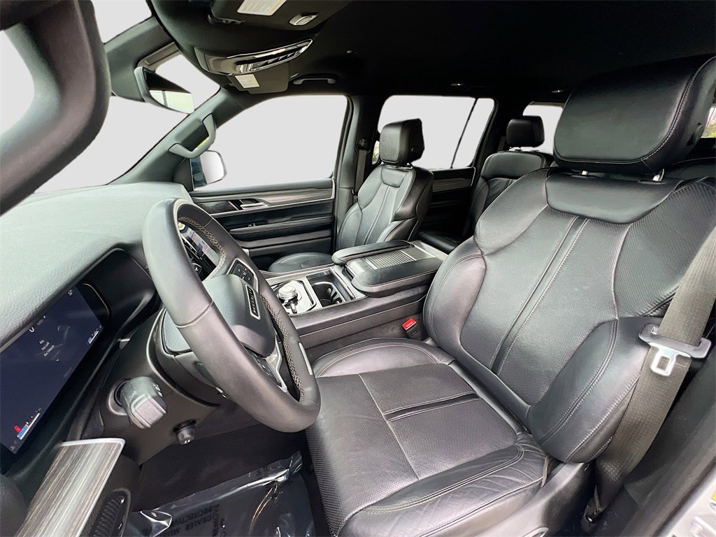 Used 2024 Jeep Wagoneer Series II w/ Flexible Seating Group image 21